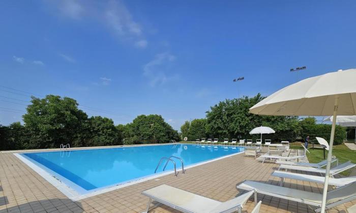 Wendy Apartment- Twobedroom & Pool & ParkPrivateFree & Sports