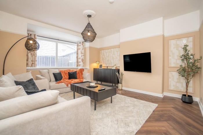 Boutique West-End Living with Bicocca Stays