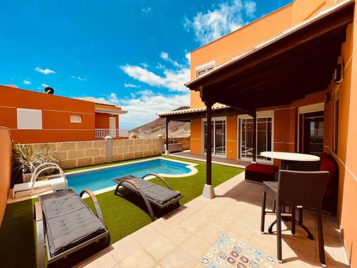 Sunny Island Villa N 6 in Los Cristianos, Tenerife