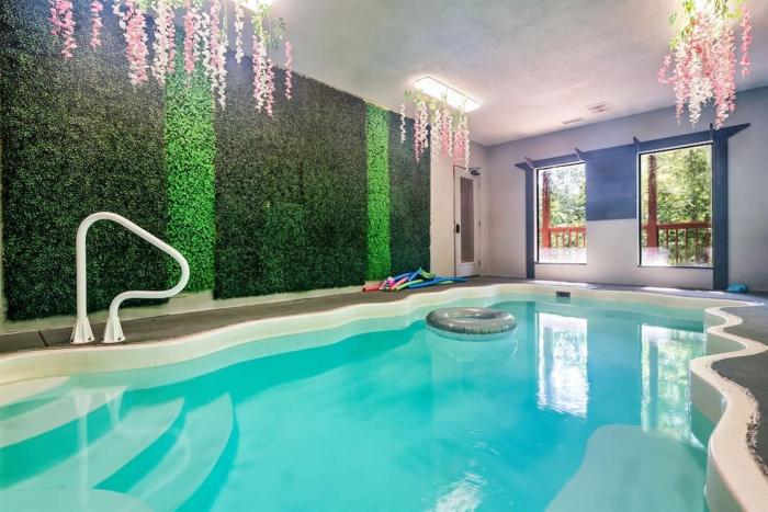 Wet & Wilderness - Luxe Indoor Pool Cabin-3 Kings-BunkRm-GameRm-HotTub