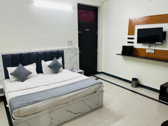New Hotel Blue Moon