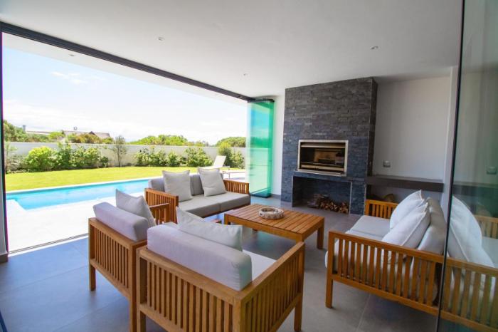 Stunning St Francis Links Home