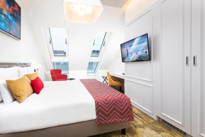 Three Corners Avenue Hotel