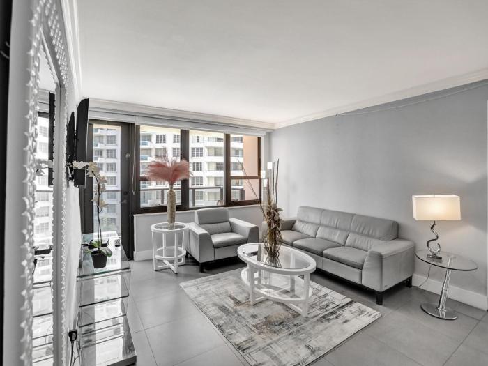 Amazing 3BD Ocean View Condo Beach Service 715