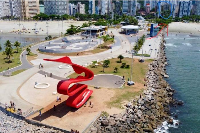 Apt completo frente ao mar