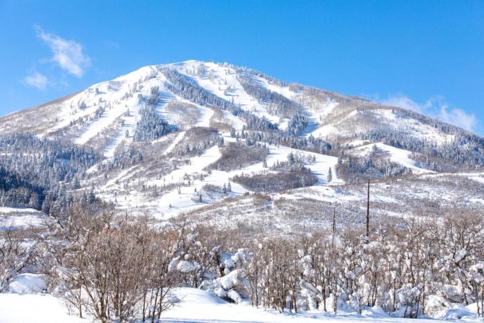 KBM Resorts The Mason Free Deer Valley East Shuttle 3 min drive to Deer Valley East Balcony with gorgeous views pool hot tubs gym MAS-2062