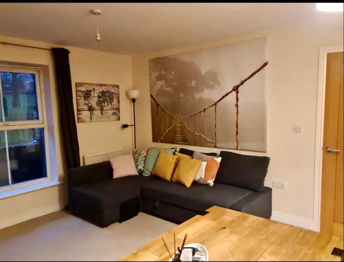 The Lakes Luxury 2 Bedroom Apartment Near Bluewater