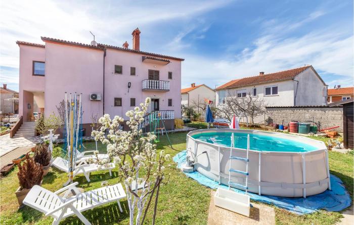 Amazing Apartment In Pula With Wifi
