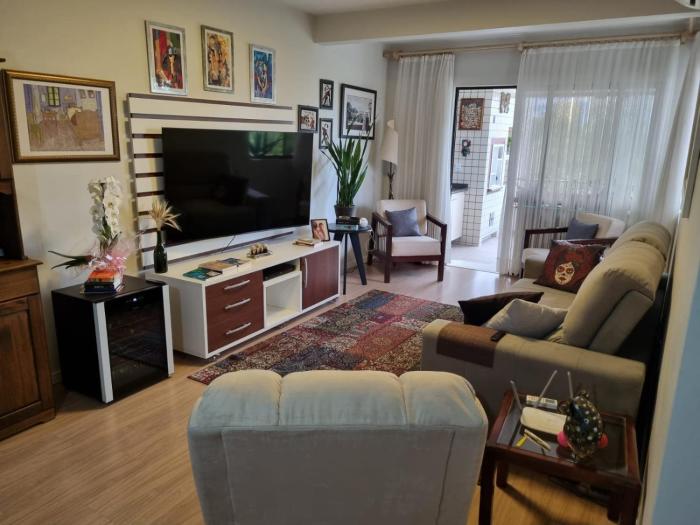 Apto com Jardim na Praia