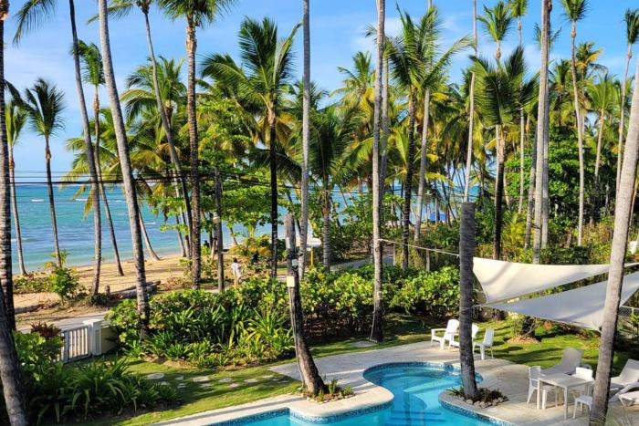 Playa Las Ballenas Oceanfront