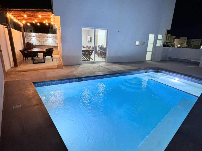 Casa con alberca privada en Almarena