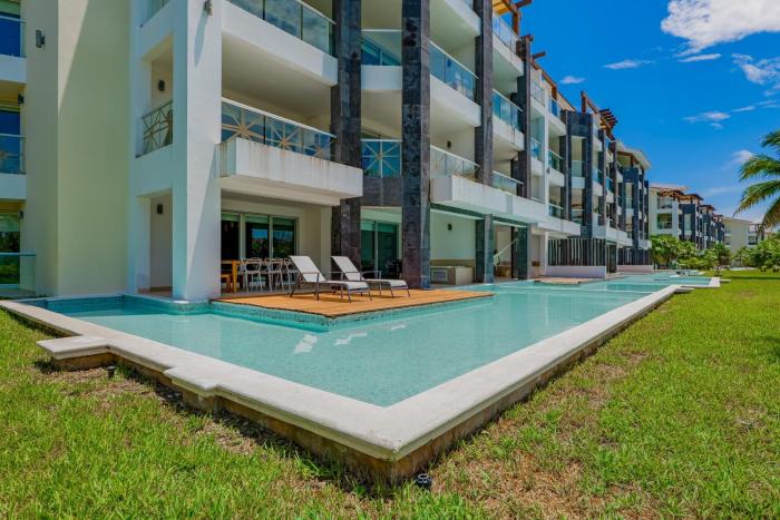 Seaside Serenity Retreat at Mareazul Norte