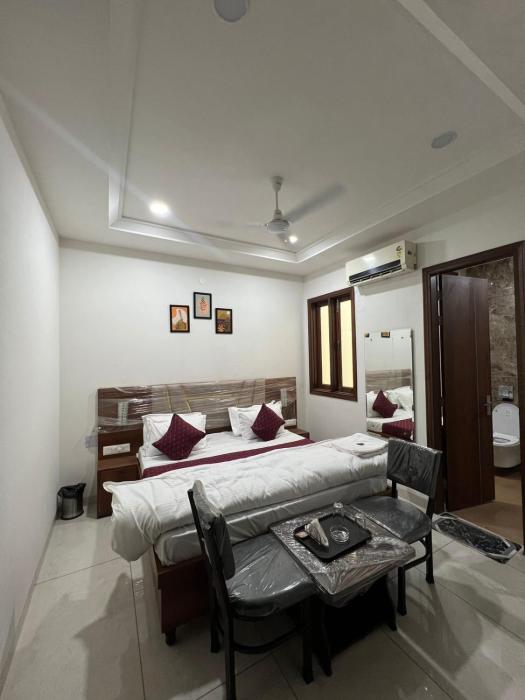 THE WELLAWING - Ferozepur Road - In Budget Smart Hotel for Families, Corporates, Couples, Solo Travelers