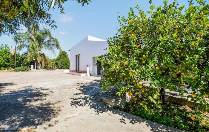 2 Bedroom Cozy Home In Siracusa