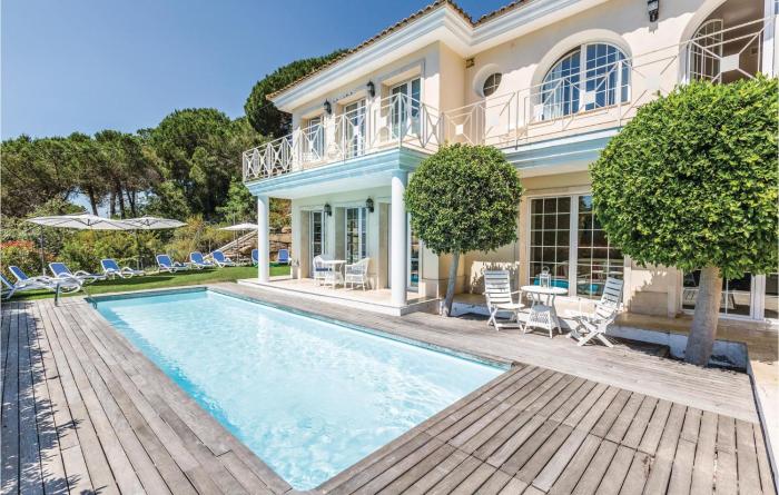 5 Bedroom Amazing Home In Cabrils