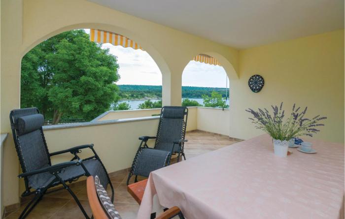 Two-Bedroom Holiday Home In Krusevo