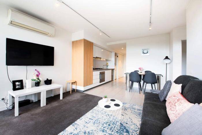 Clarendon Heights - South Melbourne 2 Bedroom w Parking