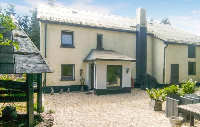 4 Bedroom Nice Home In Hellenthal