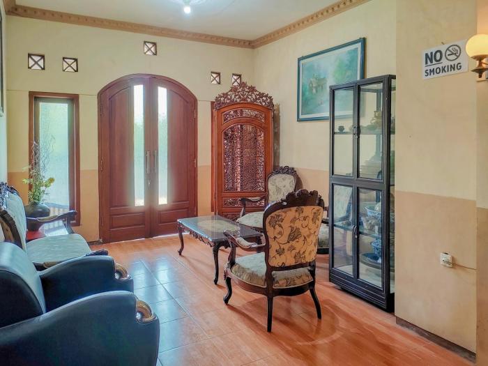 RedDoorz Near Alun Alun Kota Wisata Batu