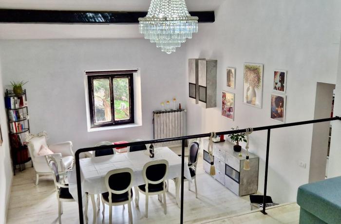 Milla Apartment in art deco villa