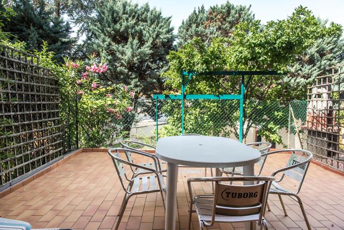 Marcelli, trilocale con portico a 250mt dal mare - M255