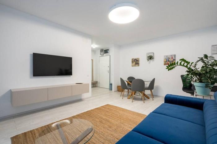 THE Ground - Big BLUE