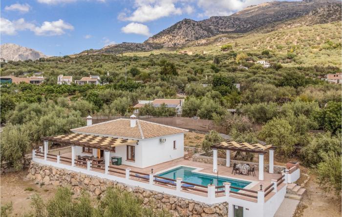 Gorgeous Home In Periana