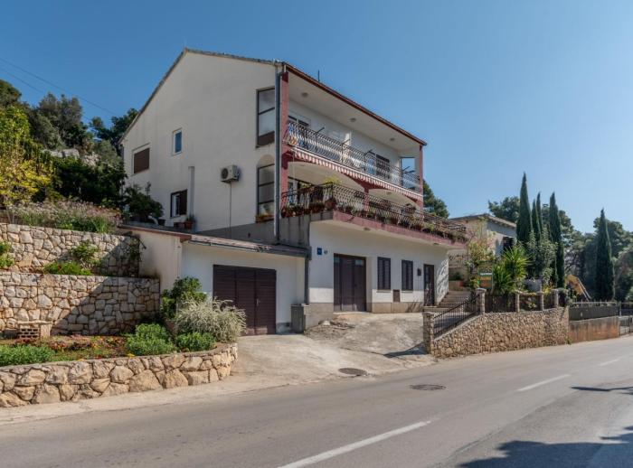 Charming Trogir Apartments with Balcony
