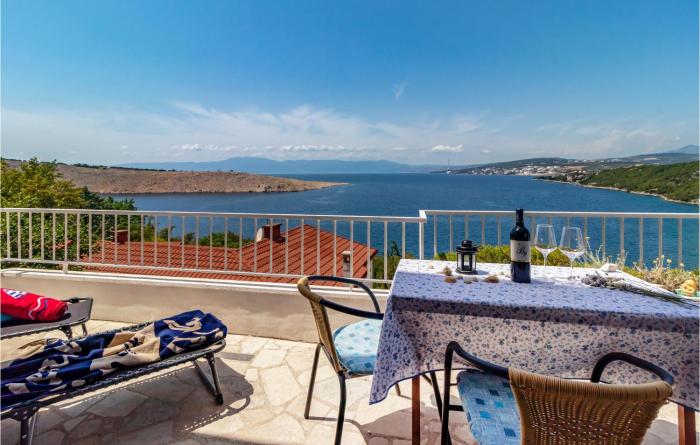 Stunning Apartment In Kraljevica