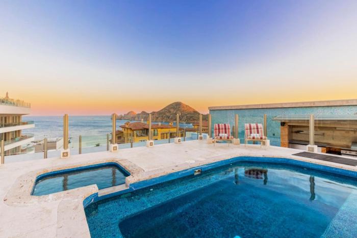 Penthouse in Cabo - Private Rooftop Pool