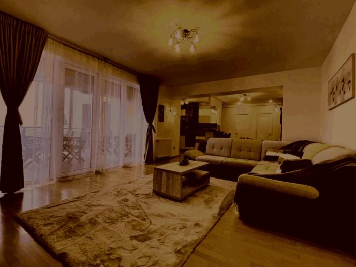 Prelepa prostrana kuća