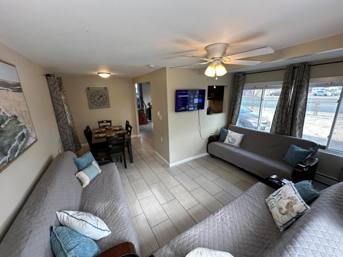 Newly Renovated 2 Bedroom House