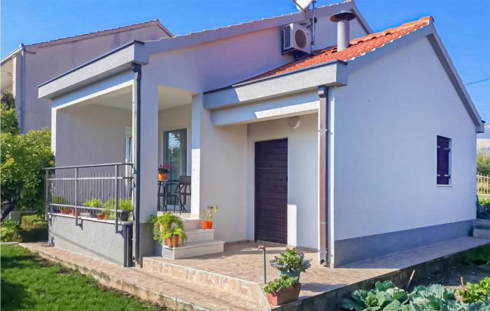 Two-Bedroom Holiday Home In Kastel Novi