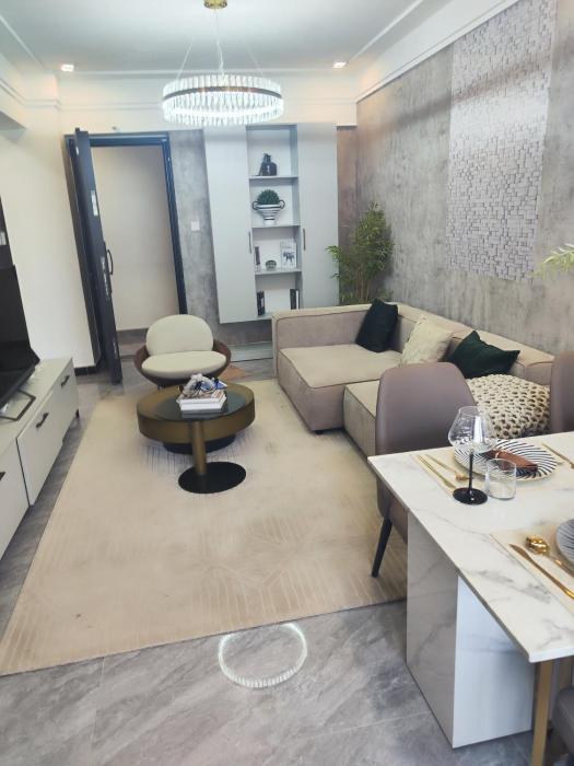 Self Catering Nest - Heated Pool, Netflix, Airport Pick Up