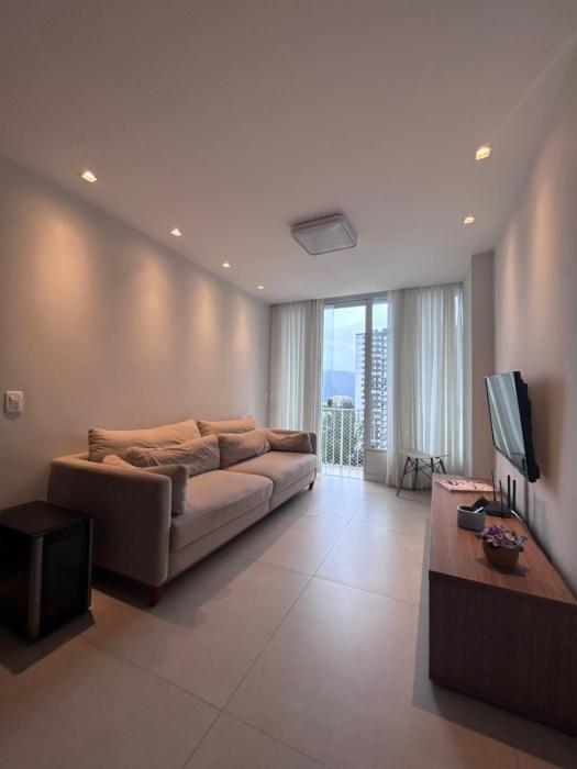 Apartamento Moderno na Praia com Home Office Ideal