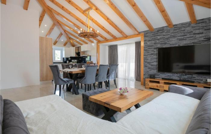 Awesome Home In Grubine With Sauna