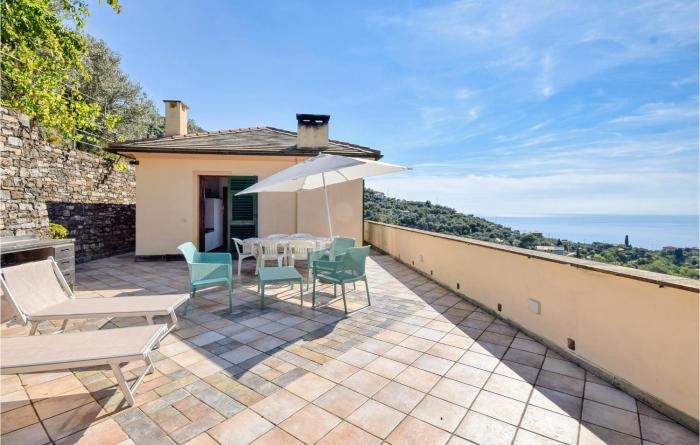 Beautiful Home In Recco With Kitchen
