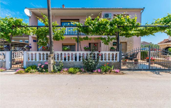 Amazing Apartment In Biograd Na Moru