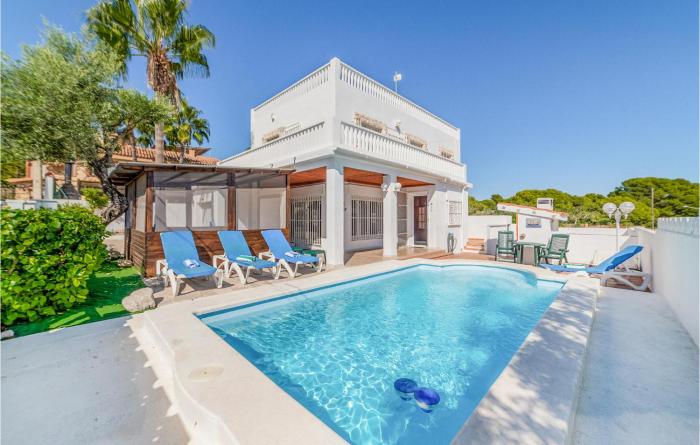 Stunning Home In Alcanar With Wifi