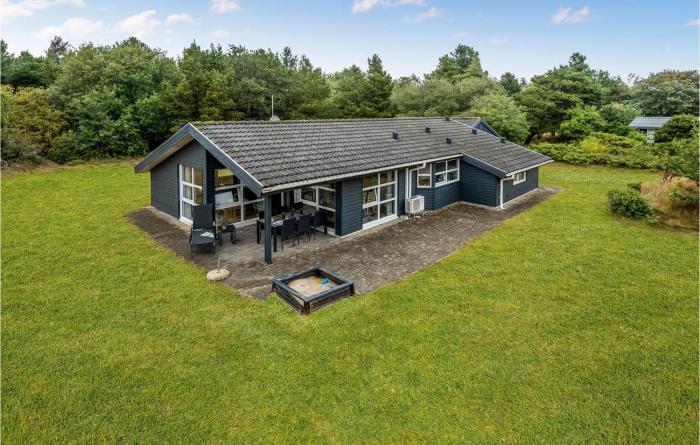Holiday Home Hovgårdsvej Henne Iii