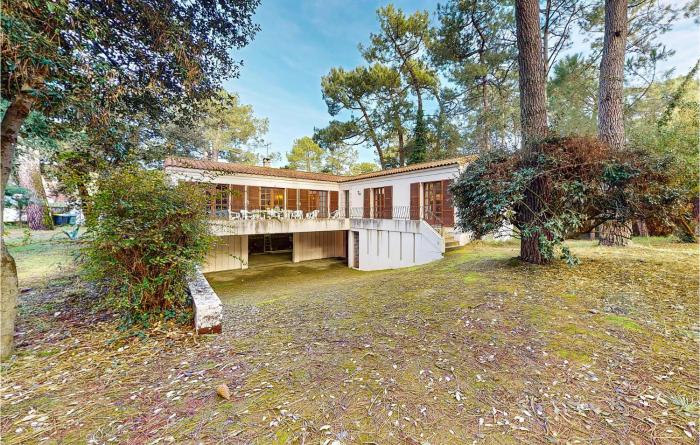 Beach Front Home In Saint-Georges-De-Didon