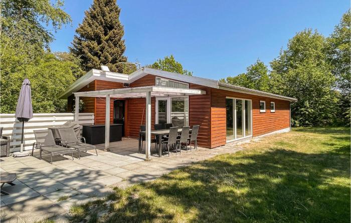 Beautiful Home In Nexø With Wifi