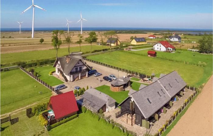 Nice Apartment In Darlowo With Kitchen