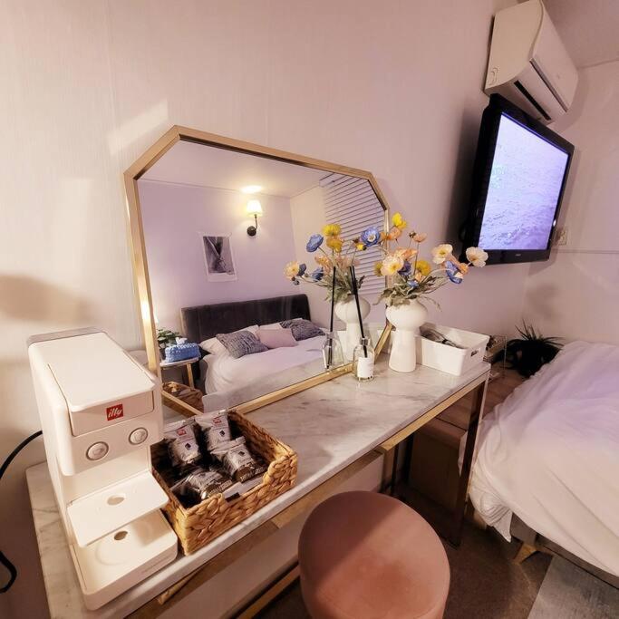 Gaon stay #sillim stn 2min #airport bus 1min #gangnamhongdae 20min #yeouido10min #longtermstay discount #healingproperty