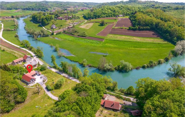 2 Bedroom Lovely Home In Ozalj