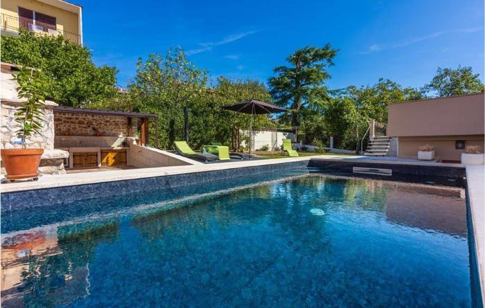 Nice Apartment In Dramalj With Wifi