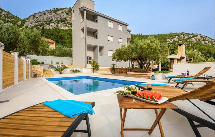 1 Bedroom Awesome Apartment In Klek