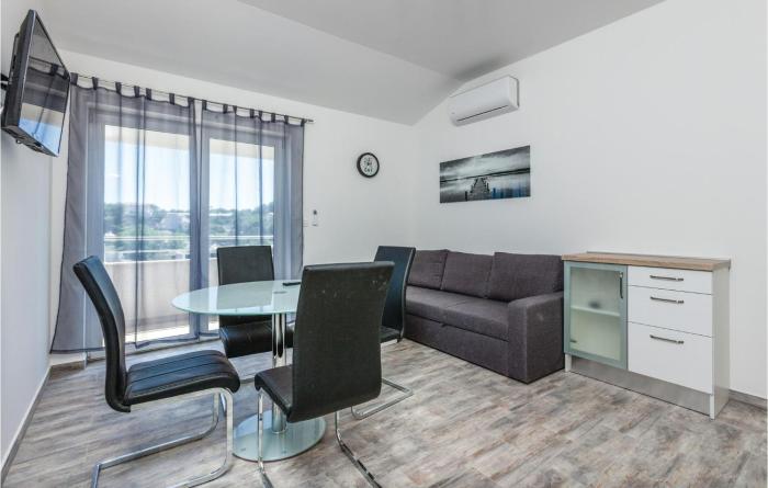 Stunning Apartment In Split With Wifi