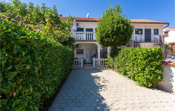 2 Bedroom Amazing Apartment In Malinska