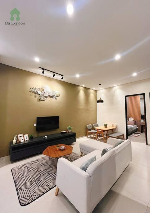 Bu Londo Villa & Homestay